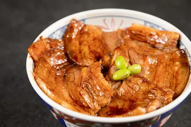 十勝氷室熟成豚肉　バラ豚丼