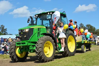 トラクターパレード