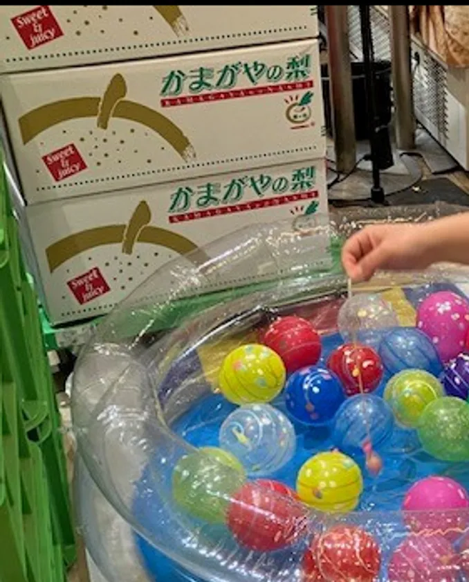 柿のヨーヨーすくいチャレンジ!