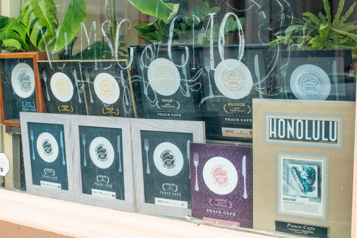 Peace Cafe Hawaiiと「奇跡の歯ブラシ」がコラボレーション！ 5種類の