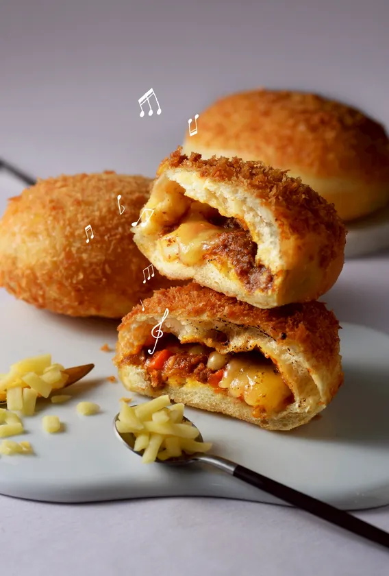 【チーズカレー】スパイシー×とろ〜りチーズ!みんな大好きな味 税抜399円 税込430円