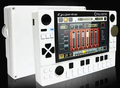 KDJ-ONE　白色筐体写真