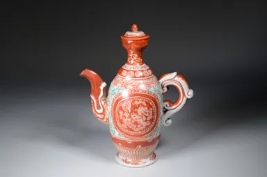 (5)宮本屋窯≪革図水注≫江戸時代後期(19世紀) 個人蔵