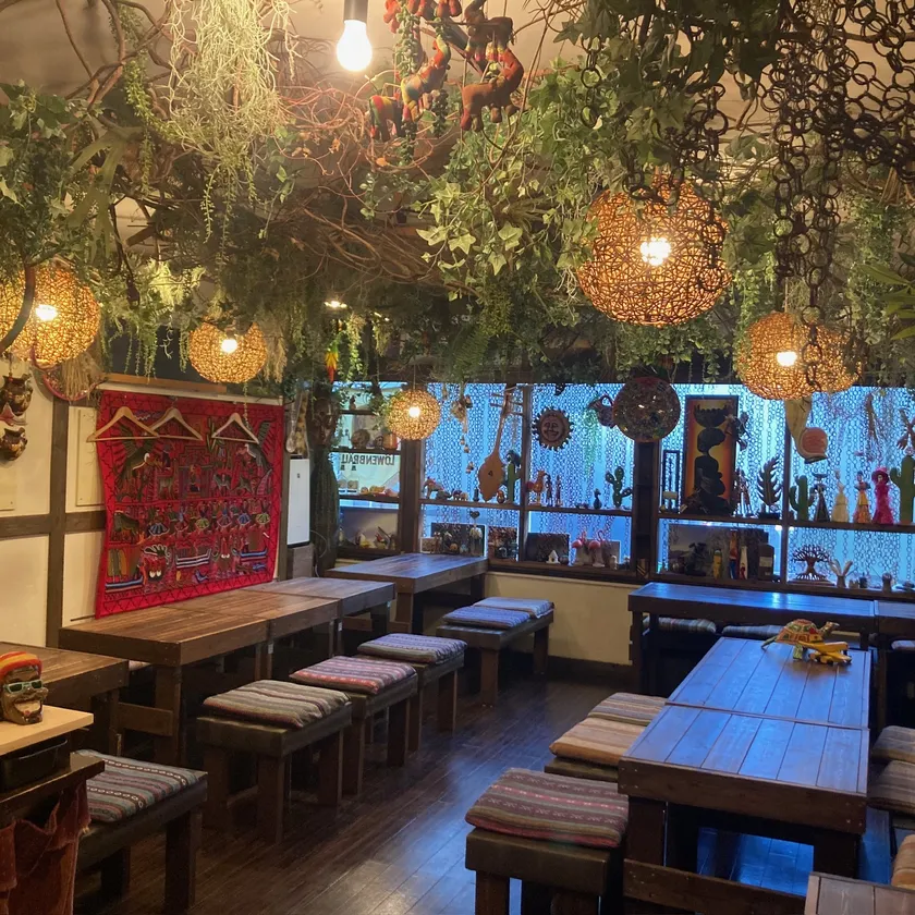 植物に癒される全天候型ビアガーデン空間!