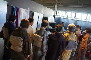 “精練の世界”ファクトリーツアー(有料・要予約)