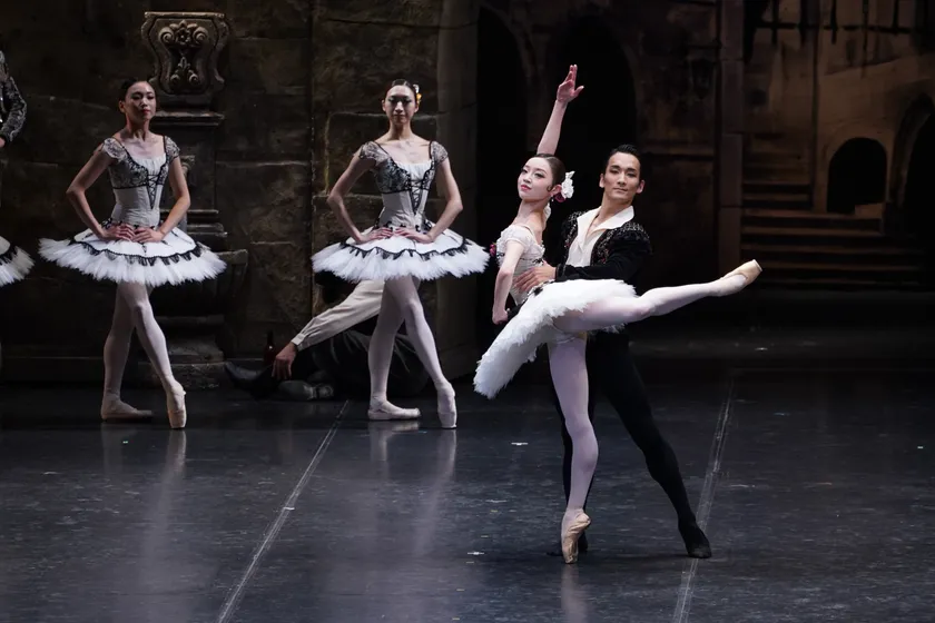 岩井優花/堀内將平(C)K-BALLET TOKYO