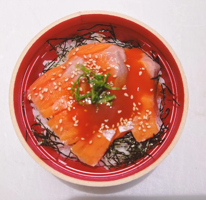 「いくら醤油漬け銀鮭丼」
