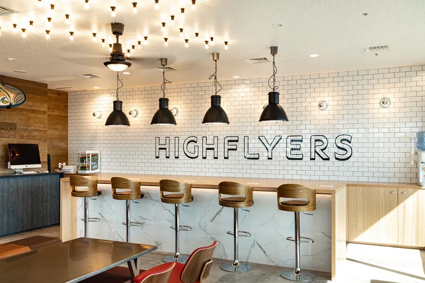 株式会社ハイフライヤーズ