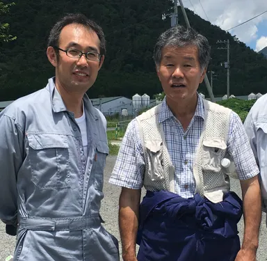 生産者さんがあってこその豚肉。つながりを大事にし、できる限り直接出向いて交流を持つことを心掛けています。