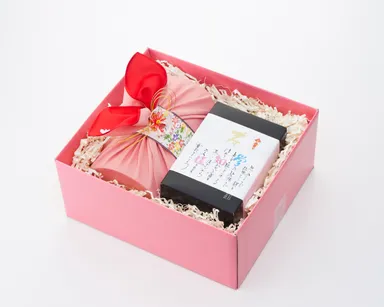 引き出物を宅配してお届け