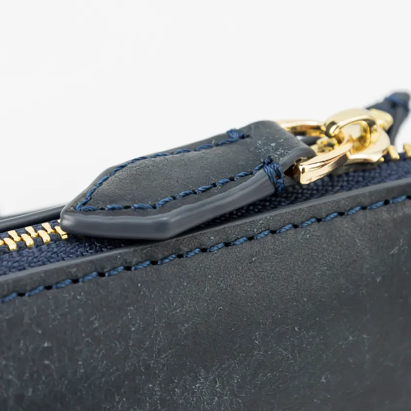 職人仕上げの縫製と美しいコバ