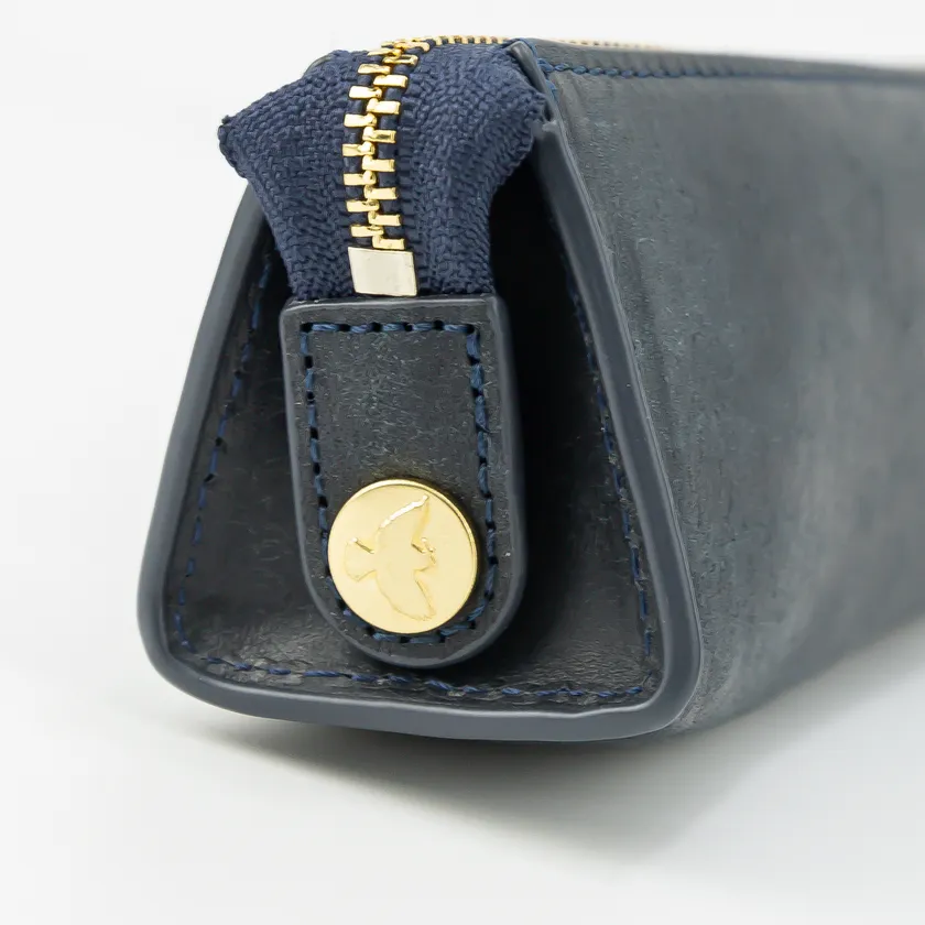 ブランドを象徴するロゴボタン