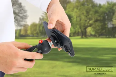 1/4インチネジ穴に三脚を取り付け