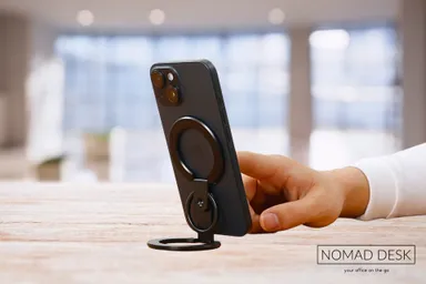 スタンドとして縦向きで使用