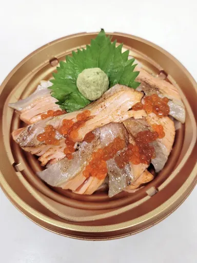 炙りサーモンの昆布がり飯