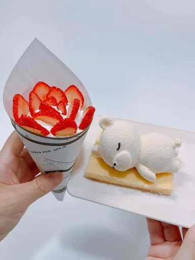 幸せを呼ぶブーケとおねんねクマちゃん