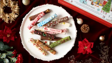 スティックラスクは少し大人らしく、すっきりとしたデザイン