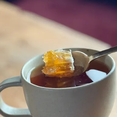 はちみつ和紅茶溶かす