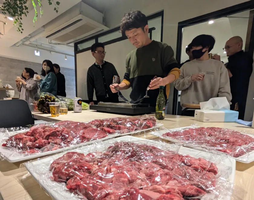 みんなで堪能する肉は格別