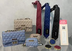 店頭では京織マトラッセバッグとコインケース、西陣織ネクタイ18. HOKUSAIとお揃いの西陣織コンパクトミラー18. HOKUSAIを展示しております。