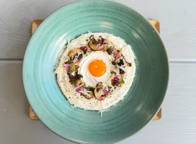 里山の恵み、松茸薫るカルボナーラうどん