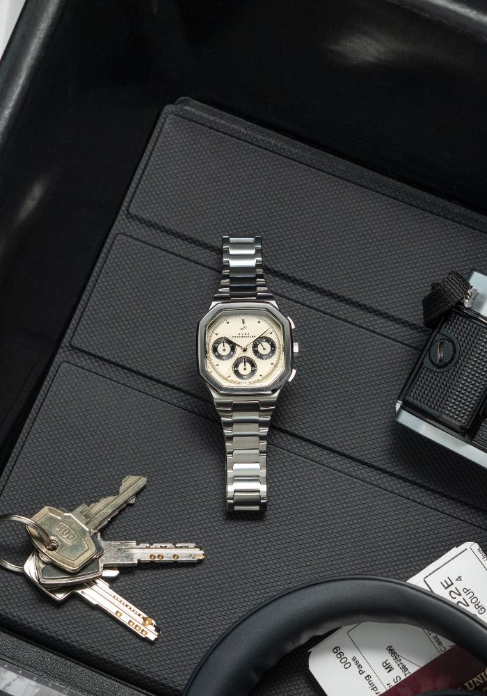 すごく古い時計 AV86、ブランド初八角形クロノグラフ 「1904 Chronograph Collection