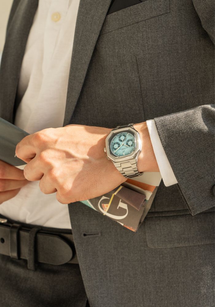 AV86、ブランド初八角形クロノグラフ 「1904 Chronograph Collection