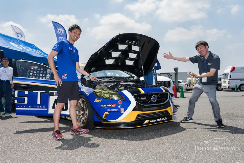 国内唯一のボルボレーシングカー ERST Racing V40