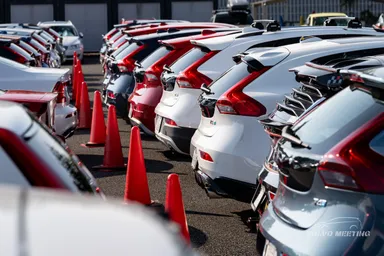 ずらりと並ぶボルボのテールランプ