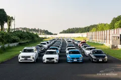 参加全VOLVO車両の隊列