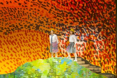 (2)ヘラルボニー契約作家11名のアートによる舞台美術