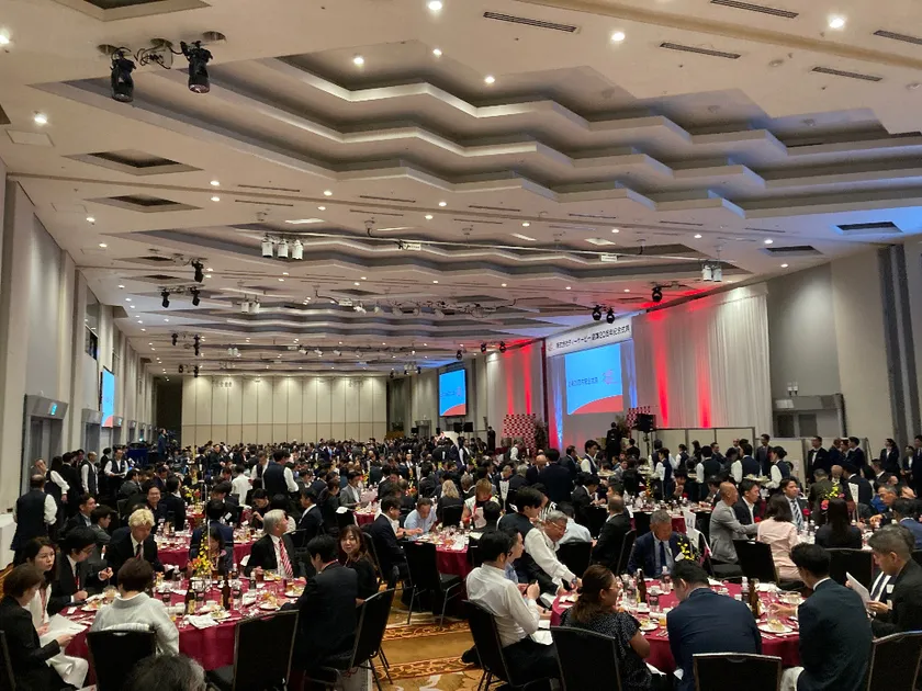 会場