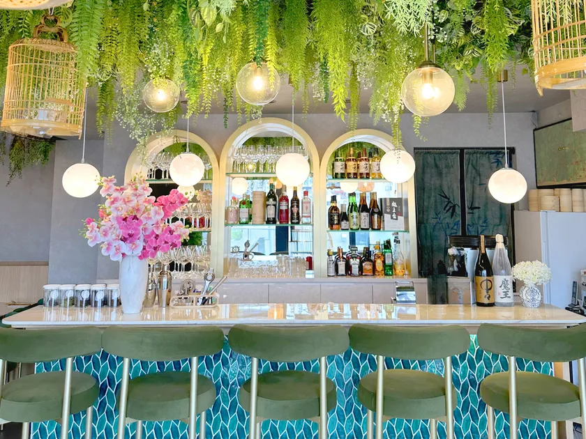 MOON FOREST バーカウンター