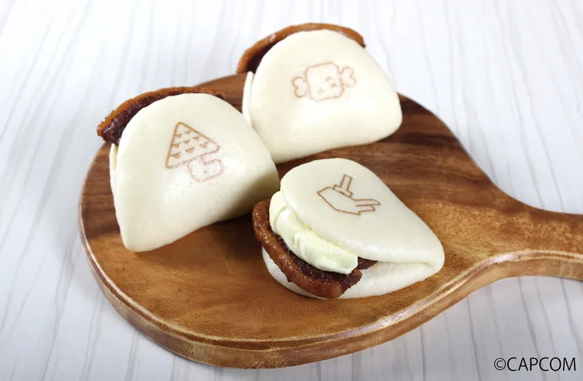 左:トリュフ・ド・コンガ角煮まんじゅう 奥右:こんがり肉角煮まんじゅう 中央:クナファチーズ角煮まんじゅう