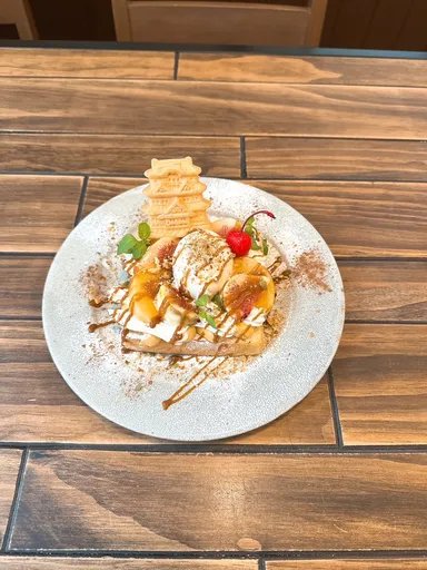 ◆季節のフルーツと守谷食パンのキャラメルナッツトースト