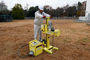 地盤調査風景