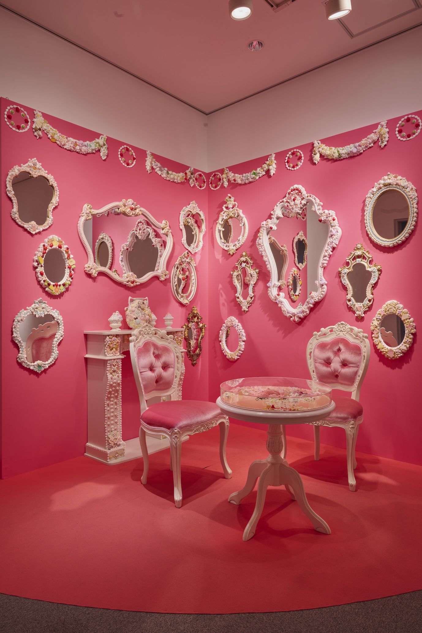 渡辺おさむ  スワン 限定セット 福井市美術館「お菓子の美術館 渡辺おさむ展」で 本物の越前蟹解禁に