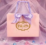 画像3　特製ショッパー：購入者に贈呈する特製ショッパー