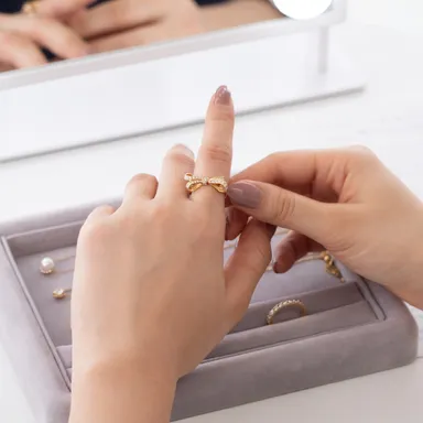 自分の席でマイペースに試着