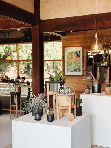 社内展示の様子(2)