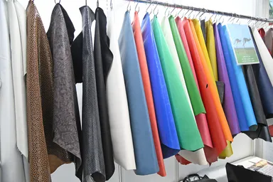 株式会社アオキ