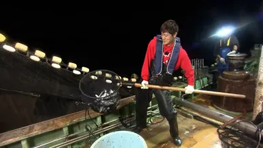 魚を釣る辻本達規(BOYS AND MEN)