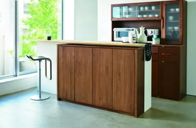 幅・高さが1cm単位でオーダーできるオーク材キャビネット