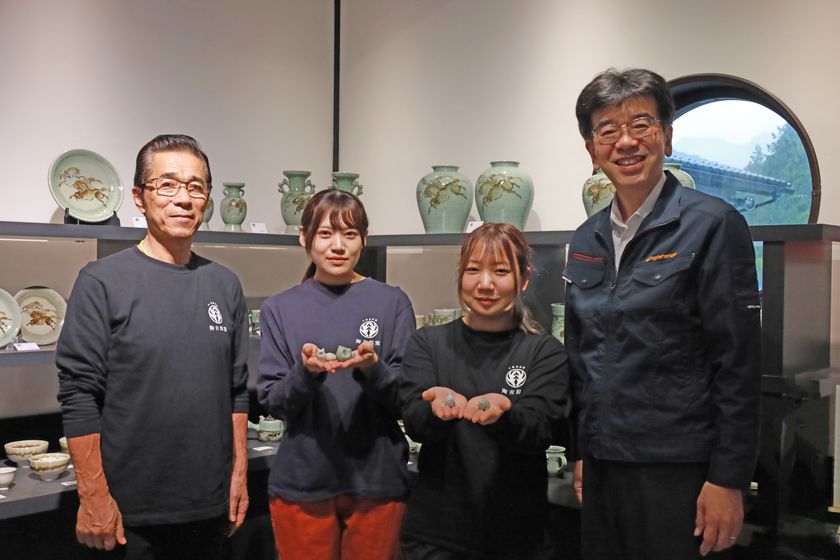 左から：近藤学氏、弟子2名、セラフ榎本 榎本修社長