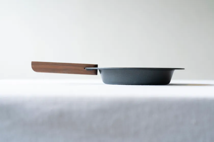 累計8万枚を超えたマルチグリドルの次に、“日常でも使える形”を追求。