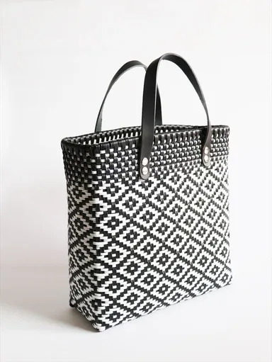 ダイヤ柄スクエアM ブラック×ホワイト