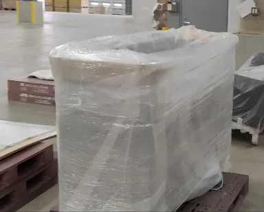 寄贈品実物（受付台）