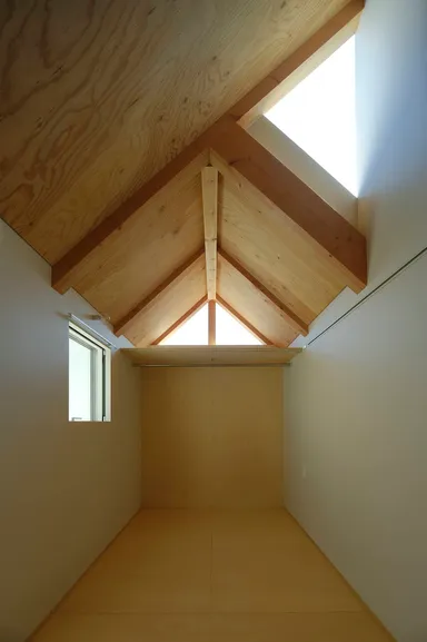 寝室(写真：鳥村鋼一)