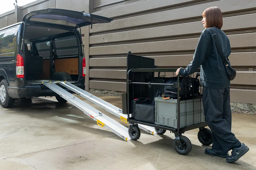 搬入・搬出の負担を大幅軽減するクロウディセット