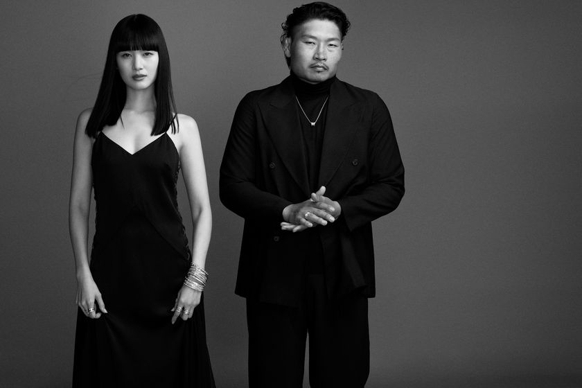 稲垣啓太×新井貴子 ファッションで初共演！
最新ヴィジュアルとスペシャルムービーを公開。
ブラック×ジュエリーのリンクコーデで“現代的なエレガンス”を描く。
メイキング＆特別インタビューも同時解禁。